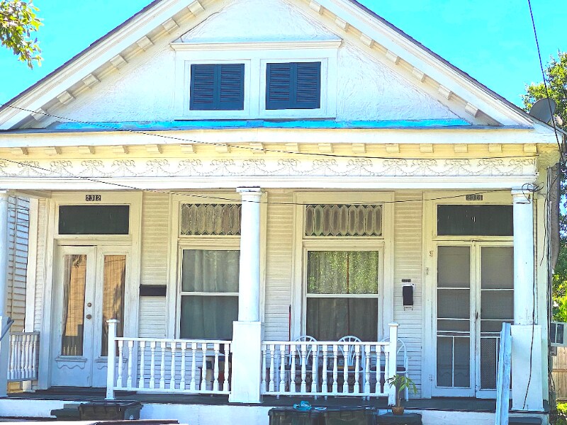Building Photo - 2312 Marengo St