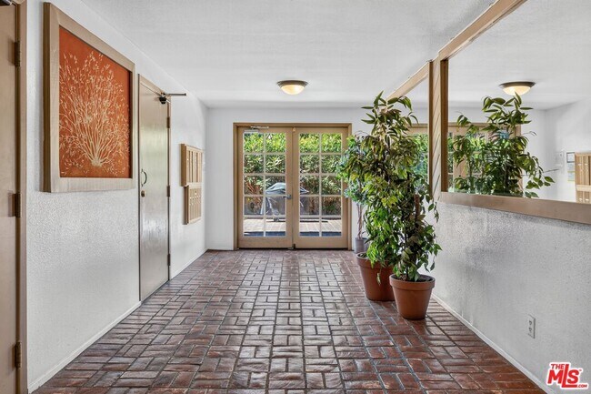 Foto del edificio - 10 19th Ave