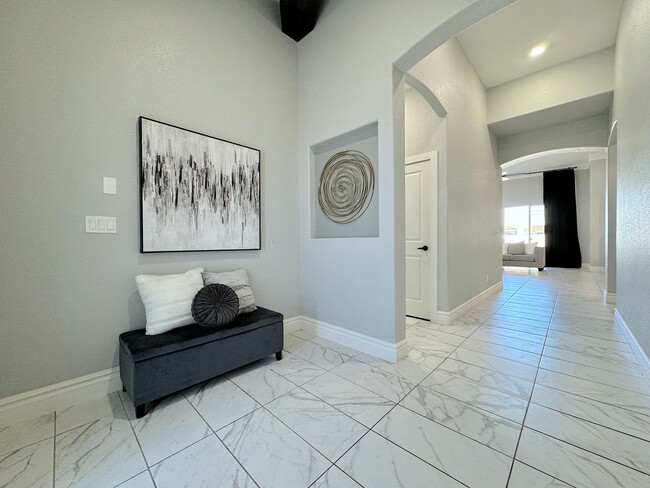 Building Photo - 14701 Tierra Mirage Ave