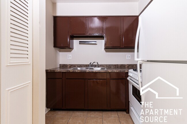 Foto del edificio - 5917 N Kenmore Ave