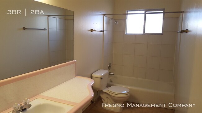 Foto del edificio - 4430 N Dearing Ave