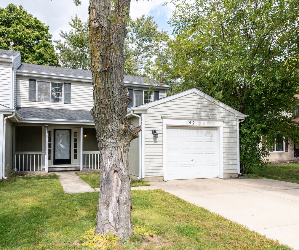 42 Stonefield Dr, Glendale Heights, IL 60139 Townhome Rentals in