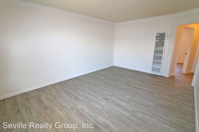 Building Photo - 4760 Kansas St