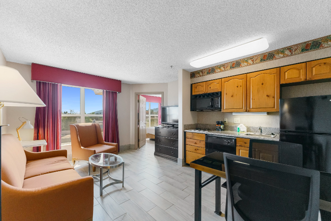 Building Photo - 9880 N Scottsdale Rd