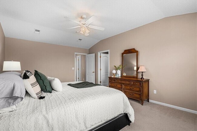 Foto del edificio - 15557 Floyd St