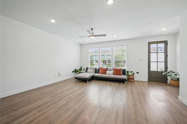Foto del edificio - 8845 Phoebe Rd