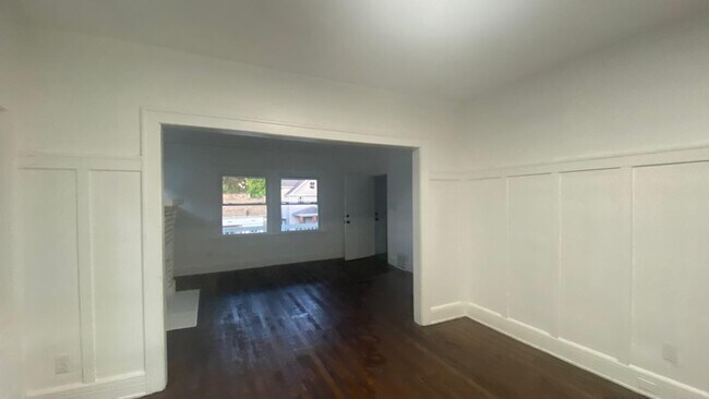 Foto del edificio - 4236 E 131st St