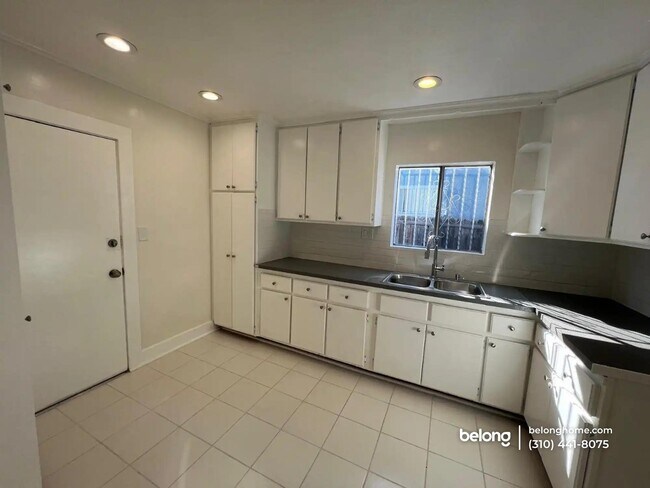 Foto del edificio - 1110 W 92nd St