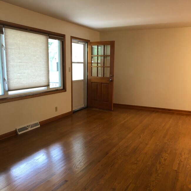 Building Photo - 4051 S Kirkwood Ave