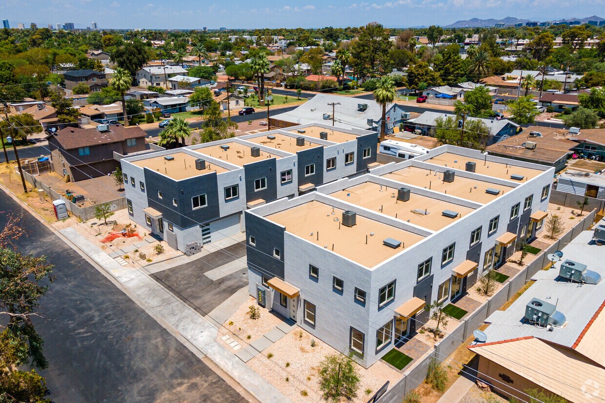 Aerial Photo - 3010 Yale St