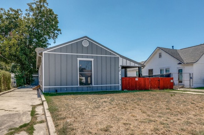 Foto del edificio - 3-BEDROOM HOME IN HIGHLAND PARK
