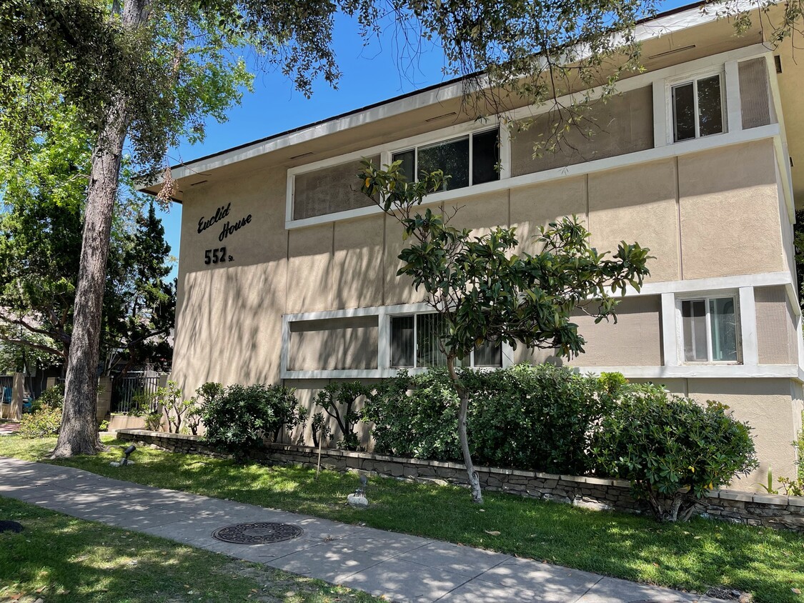 Euclid Apartments Pasadena