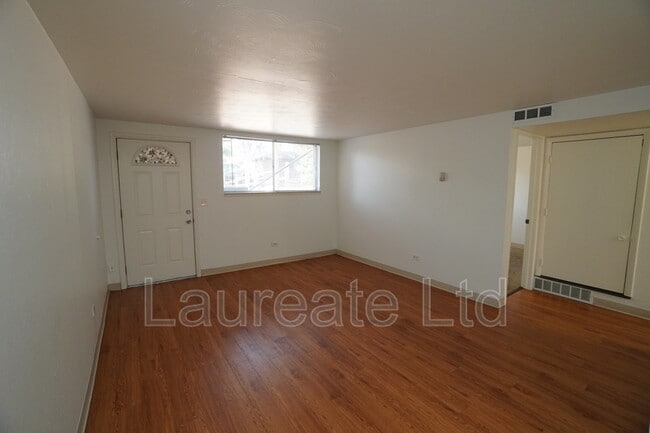 Building Photo - 5550 W 3rd Pl