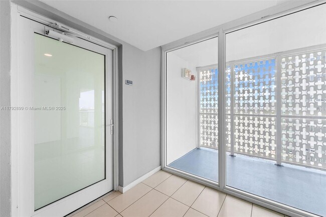 Foto del edificio - 910 West Ave
