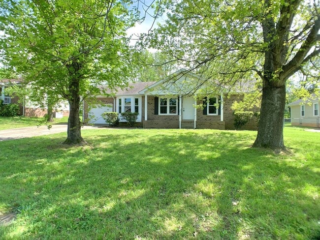 Foto del edificio - 236 Moncrest Dr