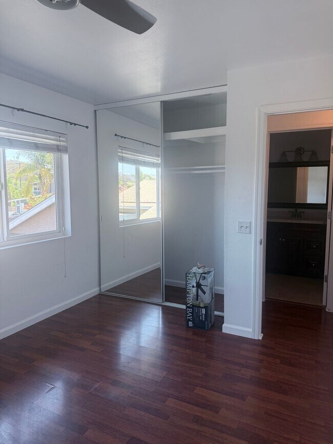 Foto del edificio - Price Reduction 3 Br 2 ba - close to CSUSM...