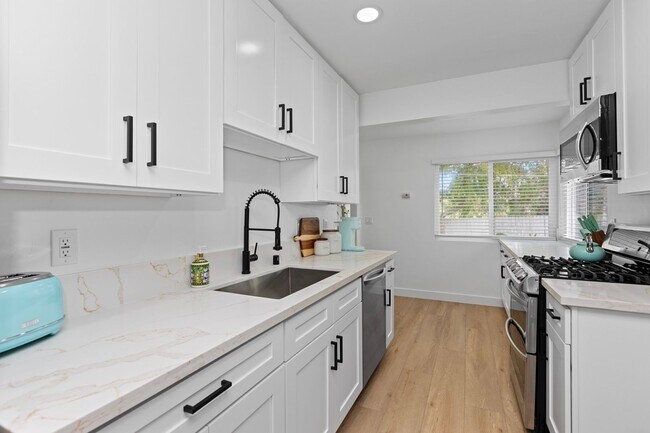 Building Photo - Major upgrades coming before move in!