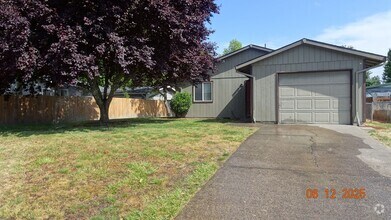 Building Photo - 2175 NE Lilac Ct
