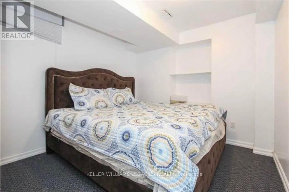 Photo du bâtiment - 22 Alberta Terrace