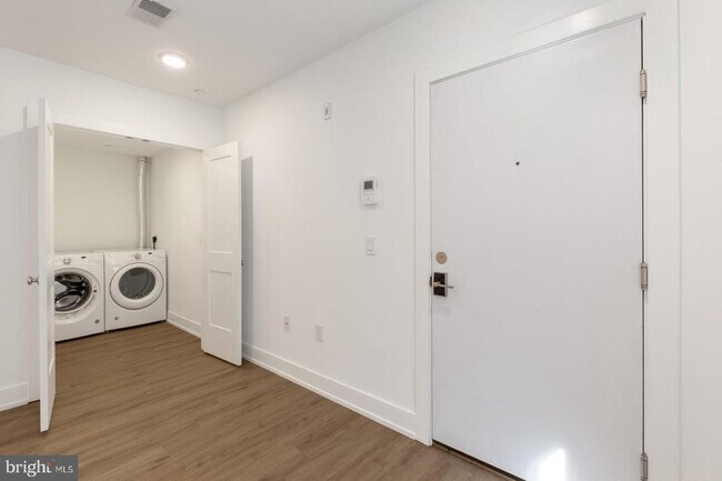 Foto del edificio - 1335 N Marston St