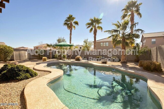 Building Photo - 45697 W Starlight Dr