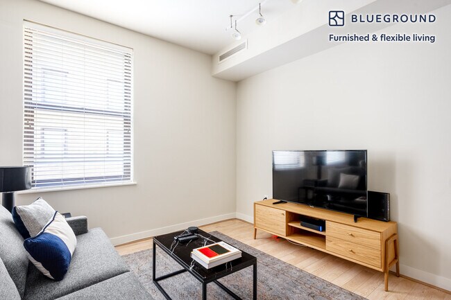 Foto del edificio - 733 15th St NW