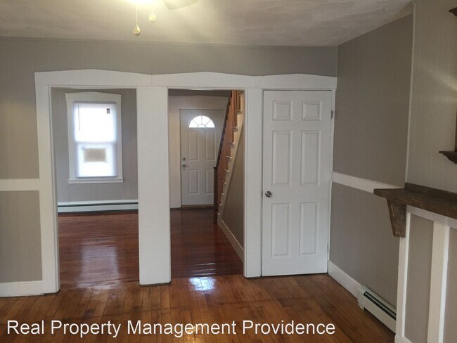 Building Photo - 4 br, 1 bath House - 12 Main Street