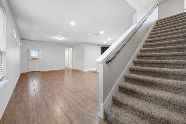 Foto del edificio - 236 El Dorado Rd