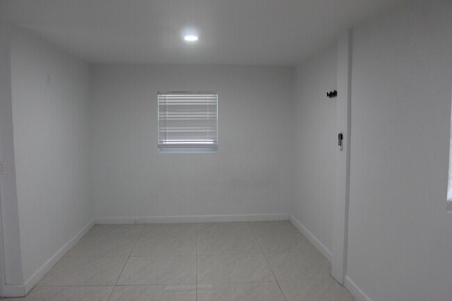 Foto del edificio - 4434 Venus Ave