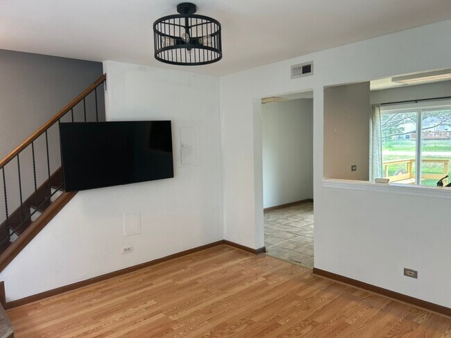 Foto del edificio - 2732 Wilshire Ct