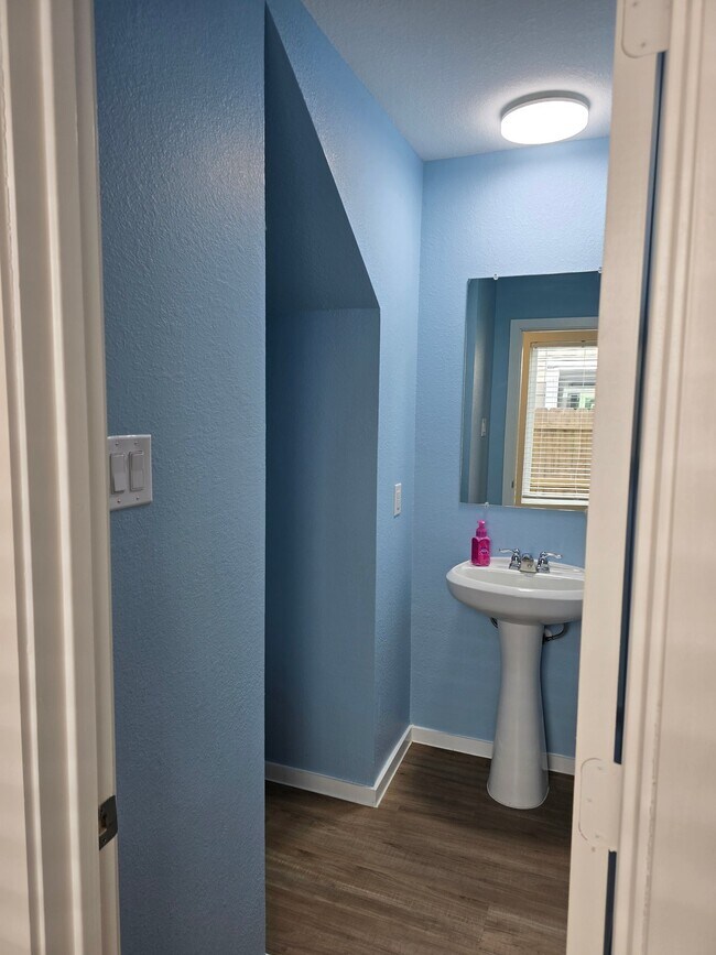 Building Photo - 21519 Carosella Dr