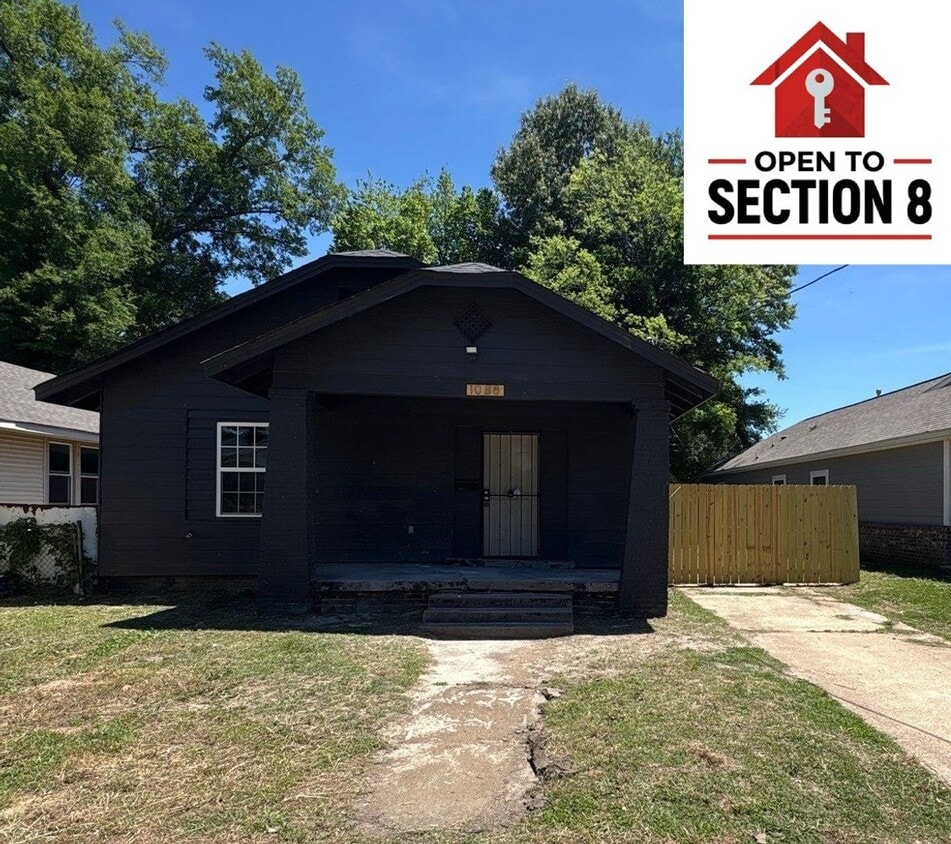 Beautiful 4-bedroom 2 bath home - Open To Section 8 - Beautiful 4-bedroom 2 bath home - Open To Section 8
