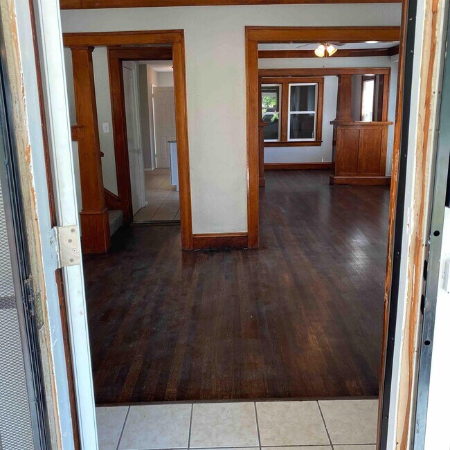 Foto del edificio - 3447 Bales Ave