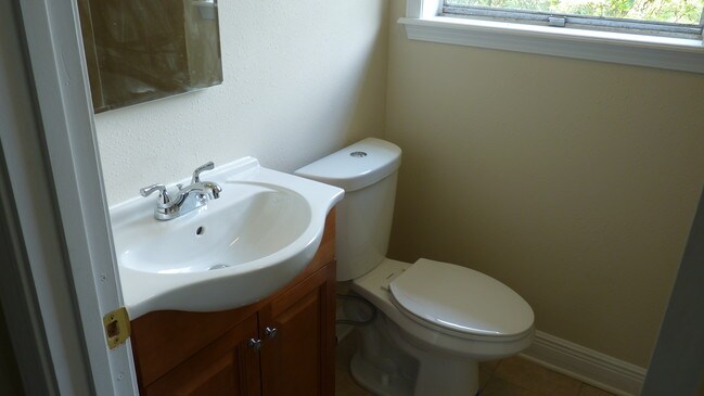 Bathroom - 1016 Deslonde St