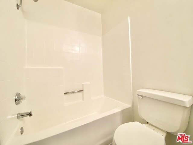 Building Photo - 348 S Catalina St