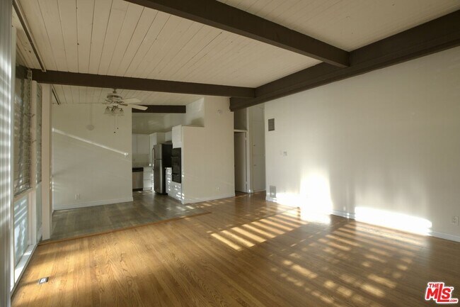 Building Photo - 11133 Rose Ave