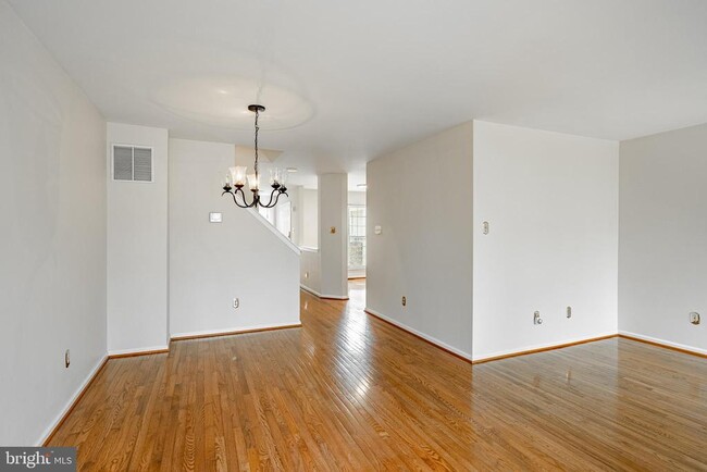 Building Photo - 124 Jeffords Ct