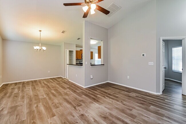 Building Photo - 10924 Pinewood Cove Ln