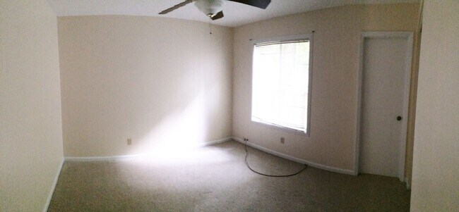 Foto del edificio - Charming 2 BR Home!