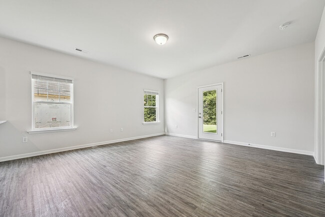 Foto del edificio - 131 Altair Ln