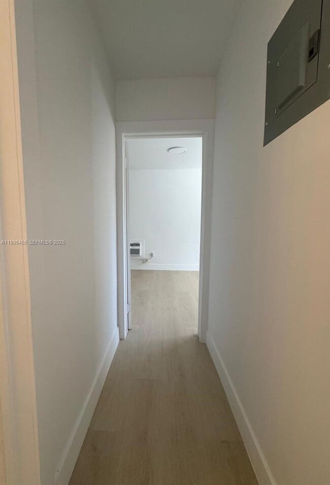 Building Photo - 7535 NE 2nd Ct