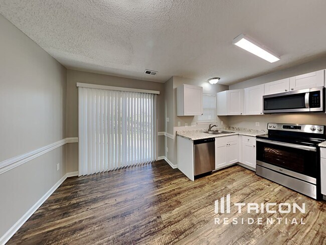 Foto del edificio - 7717 Pence Pond Ln