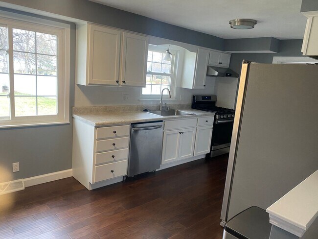 Building Photo - House in Morton, IL - 3 Bedroom/ 2.5 Baths