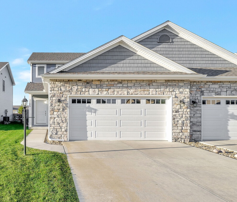 3924 Summer Sage Ct, Champaign, IL 61822 Townhome Rentals in