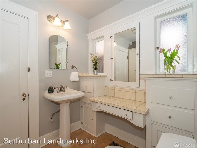 Foto del edificio - 3 br, 2 bath House - 2405 F St