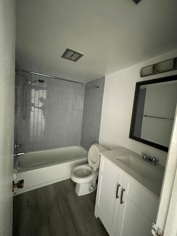 Foto del edificio - 426 93rd Ave N