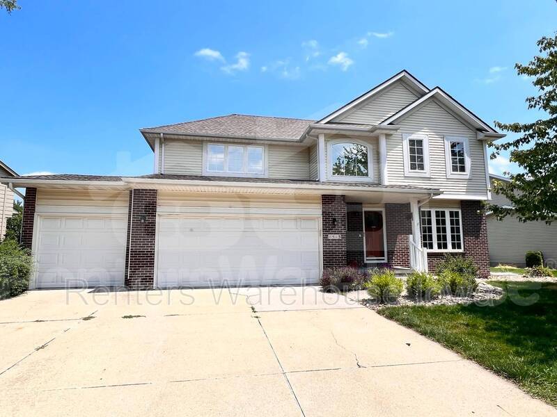 Primary Photo - 1513 NE Michael Dr