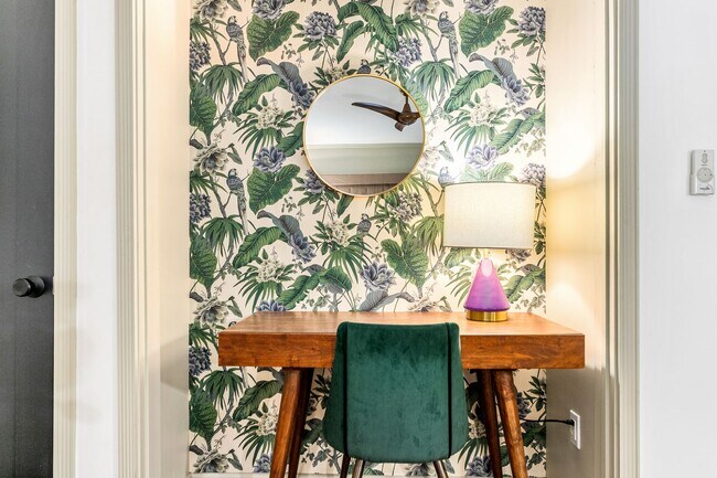 Interior Photo - The Commodore