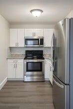 Building Photo - 537 S Sequoia Dr