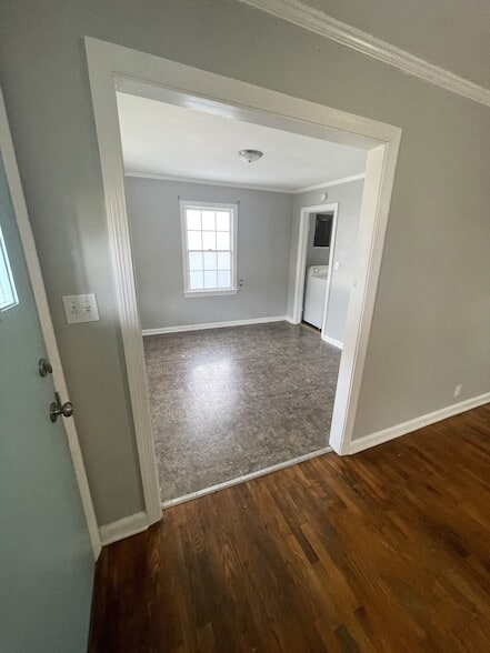 Building Photo - 637 Cleveland St